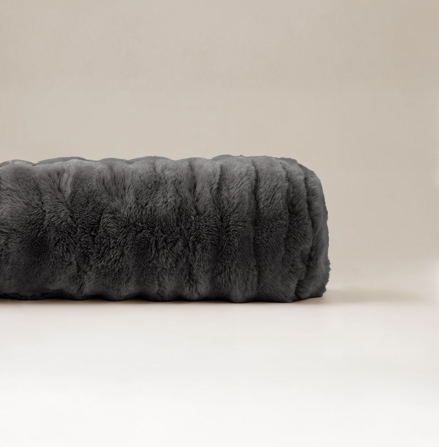 Primaviera Deluxe Bodypillow Pompom Antraciet