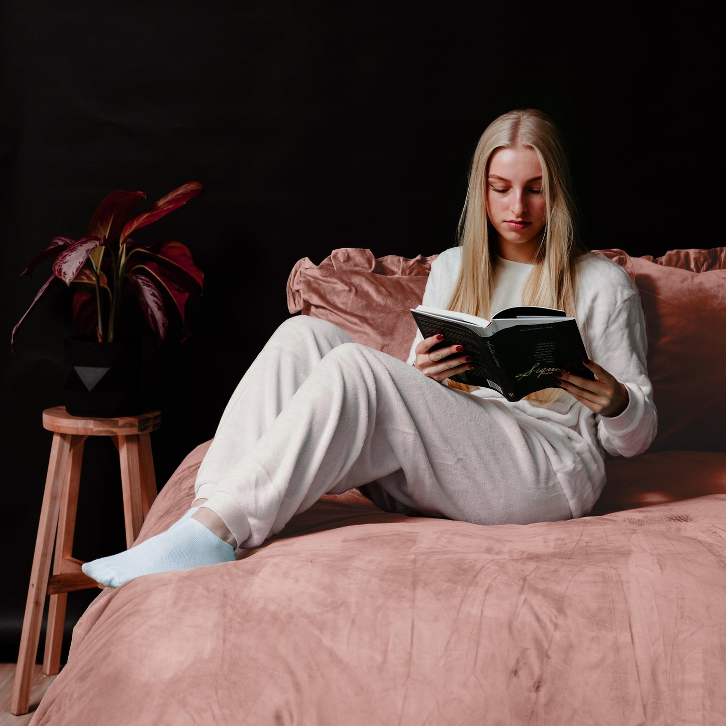 Sleeptime Velvet Ruffles Oud