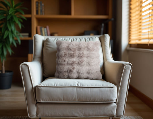 Primaviera Deluxe Pom Rabbit Fur sierkussen Taupe/Rose