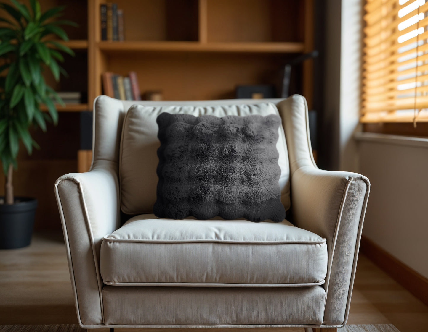 Primaviera Deluxe Pom Rabbit Fur sierkussen Antraciet