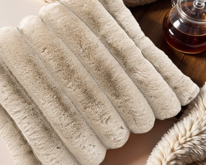 Primaviera Deluxe Rib Rabbit Fur Sierkussen Zand